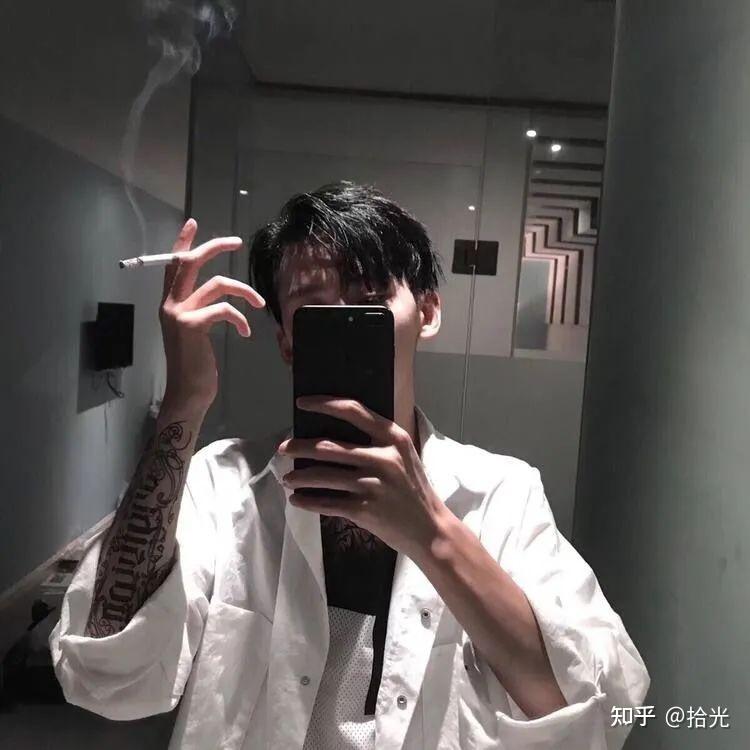 干净清爽男生头像干净有深度的男士微信头像干净阳光的男生头像清爽