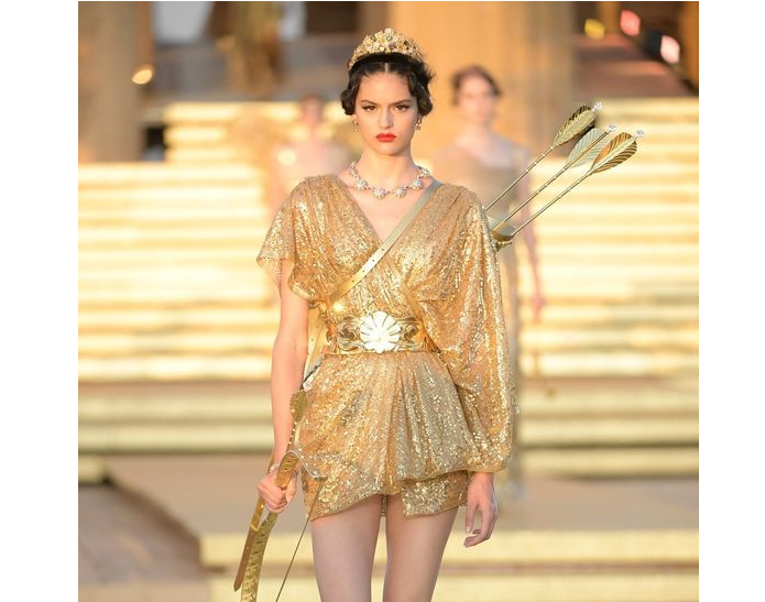 金色霸气一组古希腊风格动漫服装参考