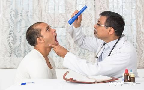 急性咽炎   口咽部黏膜呈急性弥漫性充血,肿胀.