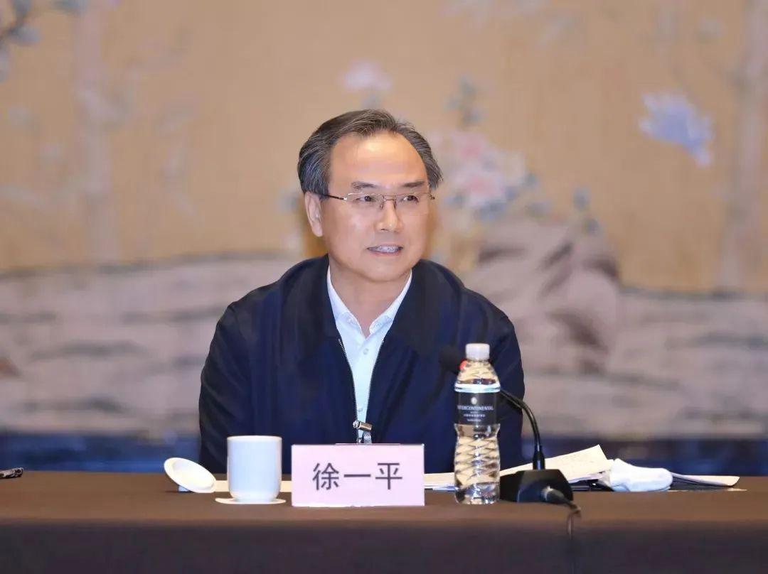 刚刚卸任无锡市人大常委会主任的徐一平,也是一名从无