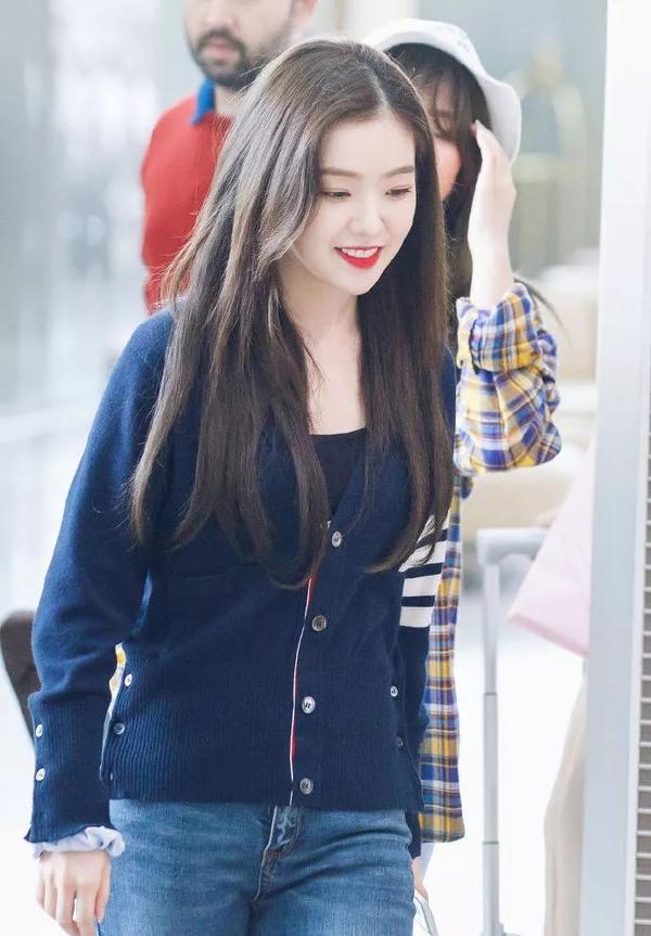 裴珠泫小姐姐身高虽然只有157cm,但是这套机场穿搭绝对穿出了167cm的