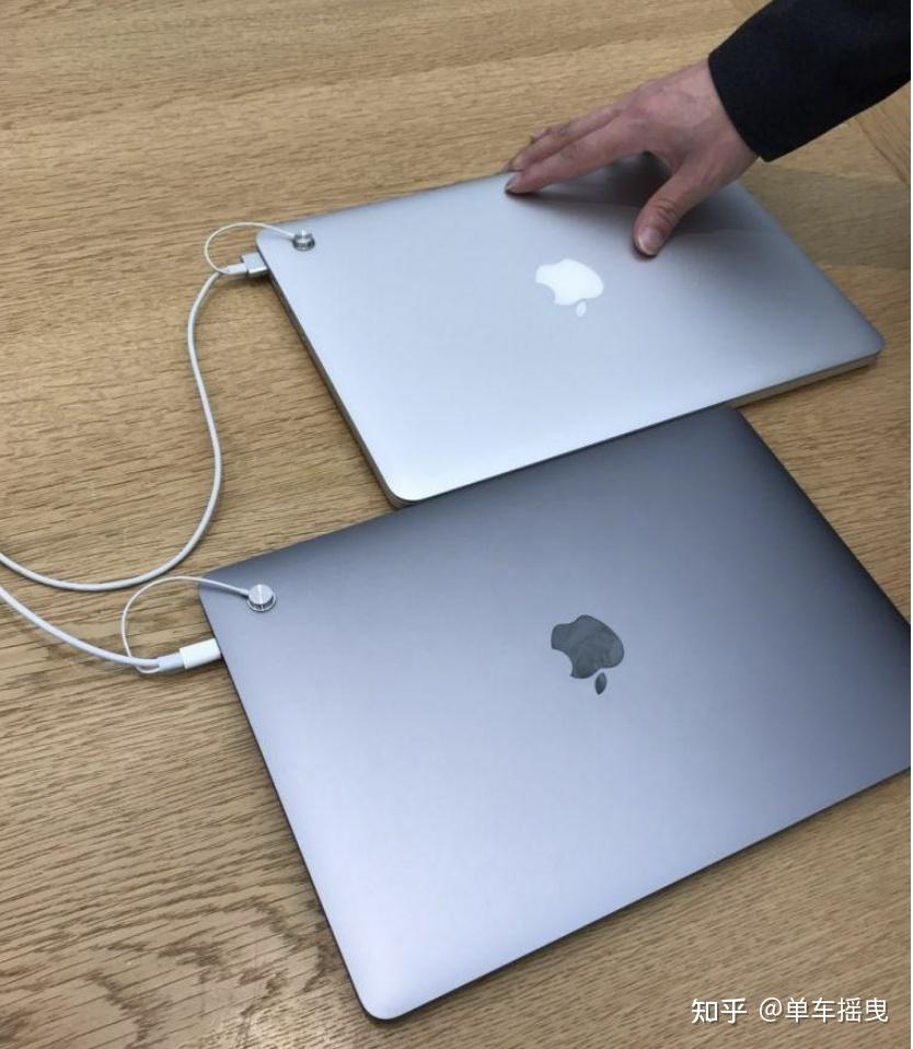 请问这个macbookairm1是什么颜色我在官网上买的是银色为什么收到后