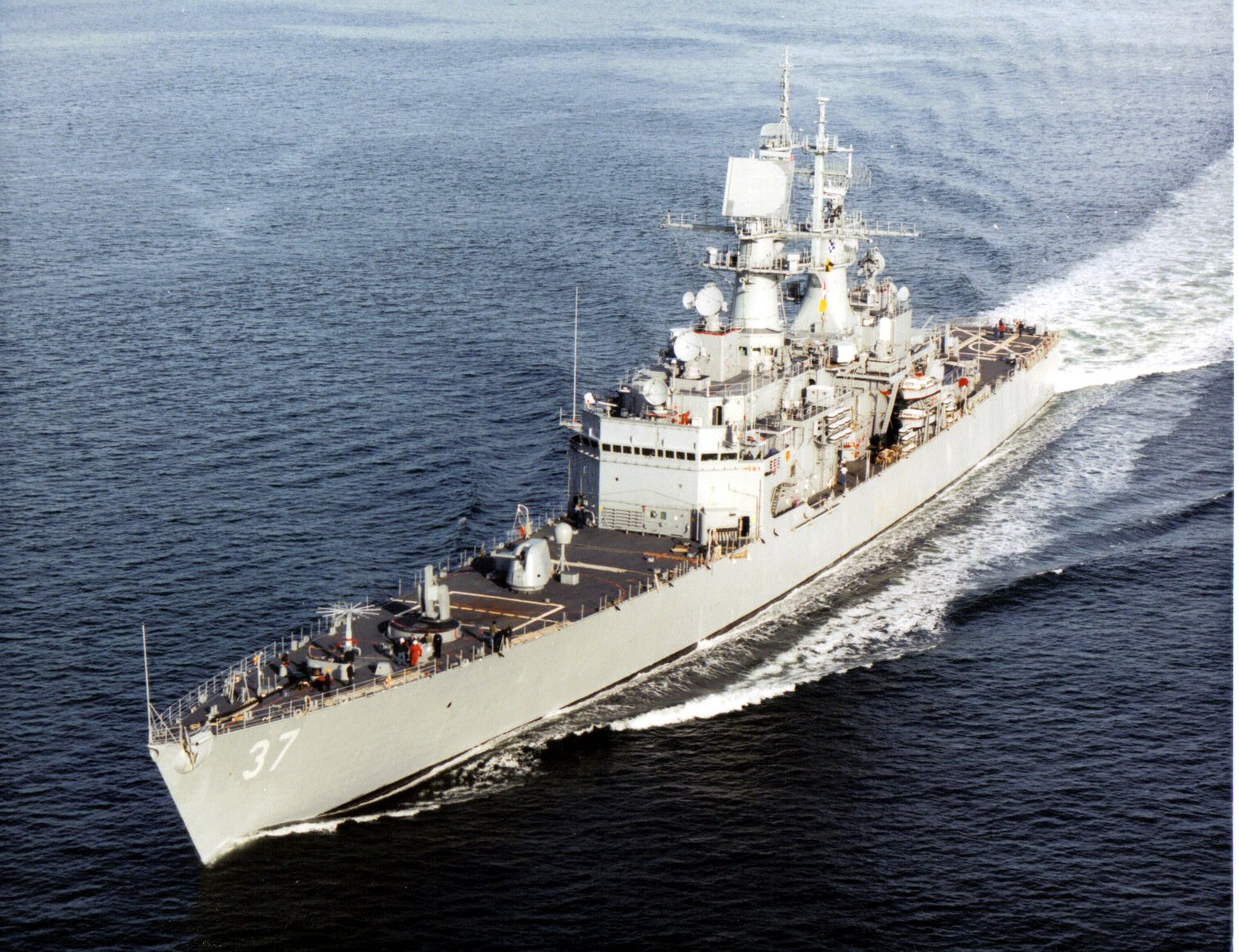 紧随莱希级建造的 cg-26 贝尔纳普级,同样是 9 艘,首舰 1964 年服役.