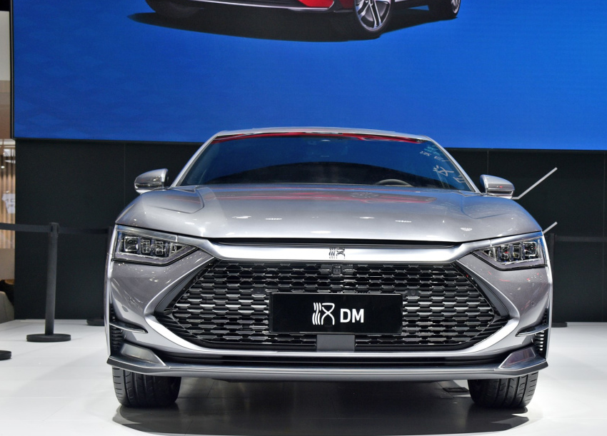 比亚迪汉dm新增车型上市补贴后售价为2398万元