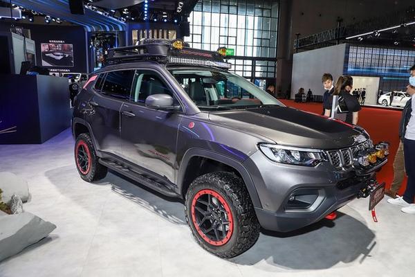 2021上海车展实拍jeep指南者offroader越野改装版