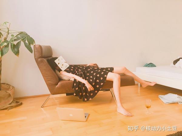 平胸的人注意不要平躺,我已经被嘲笑过n次了