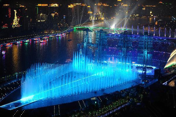 广州海心沙岛上梦幻迷离的大型音乐灯光喷泉