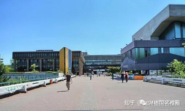 波鸿鲁尔大学位于德国波鸿,是北莱茵威斯特法伦州的一所公立综合类