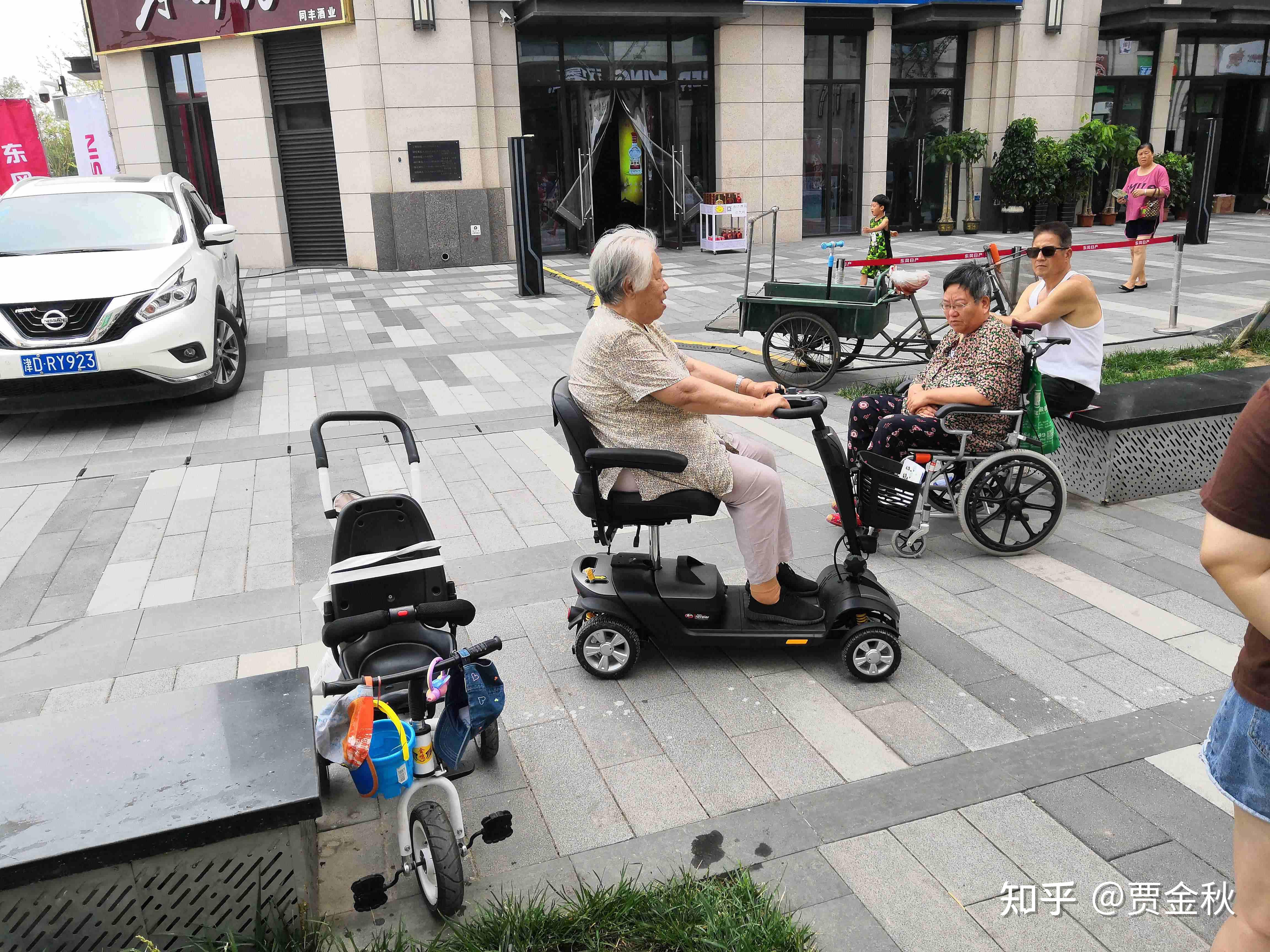 为什么老年人需要老年代步车