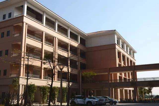 12月18日,据高新区社会事业局消息,珠海市金鼎中学将启动改扩建建设