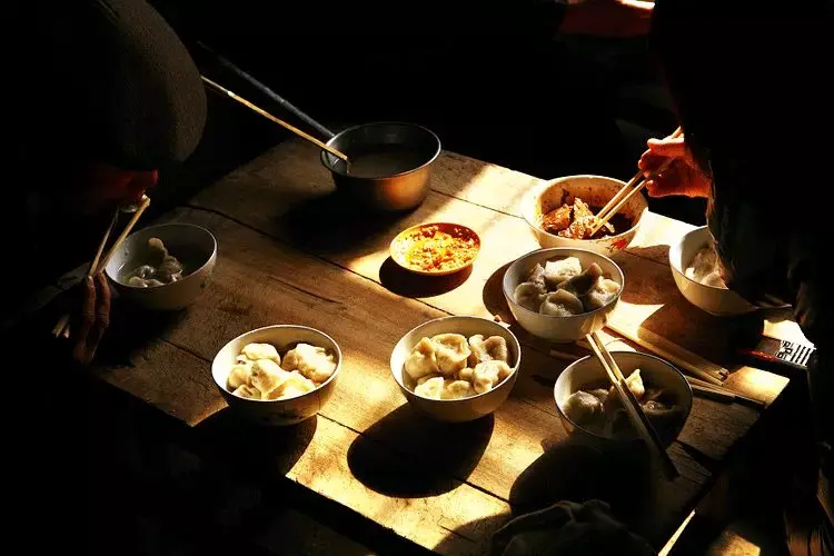 传统酿造顺天敬人东汉崔定《四民月令》:"冬至之日进酒肴,贺谒君师