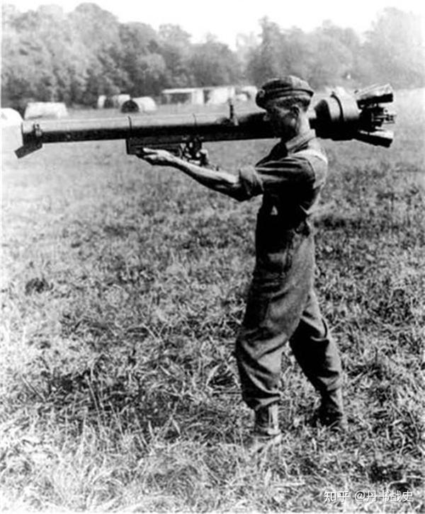 肩扛式25磅炮,二战英国3.45英寸mk1无后坐力炮
