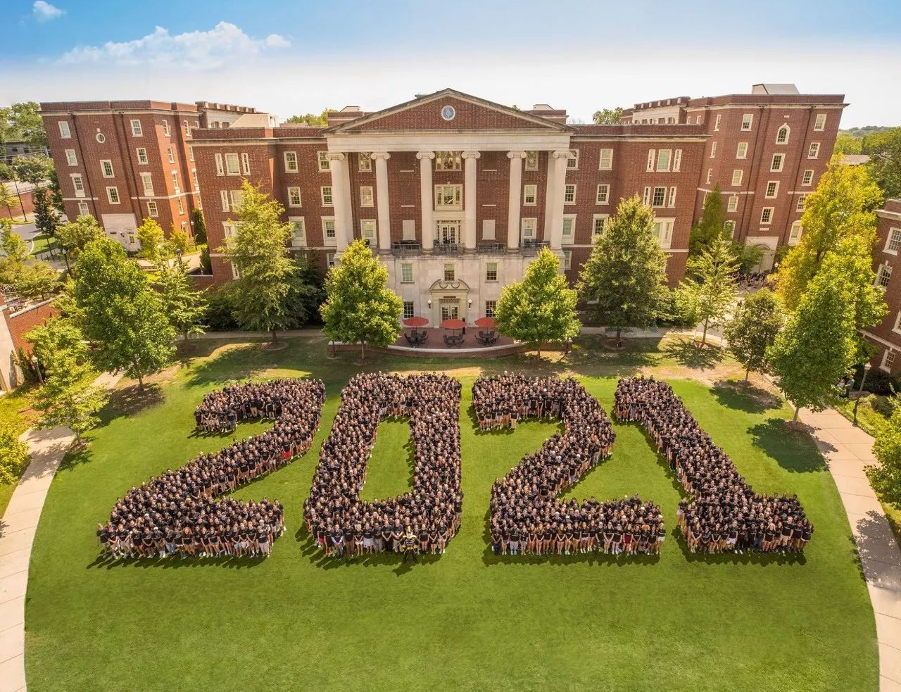 范德堡大学(vanderbilt university),简称vandy,又名范德比尔特大学