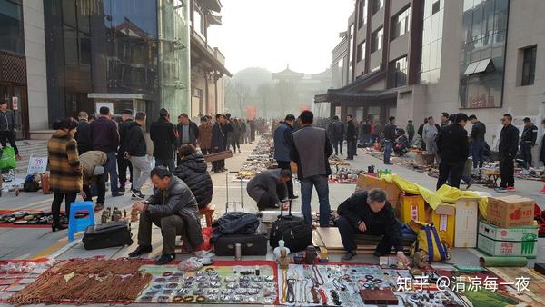 2021年,一位上海虹桥古玩城店铺老板的自白:古玩店挺不下去了