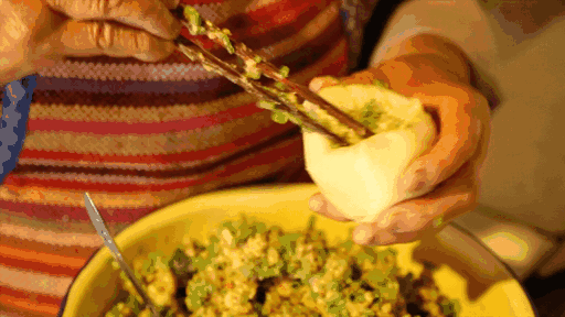 鱼是水库上游的新鲜鱼,没有任何的土腥味~ @衢味道/摄 葱花馒头