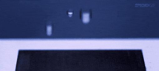 超疏水表面液滴弹跳现象