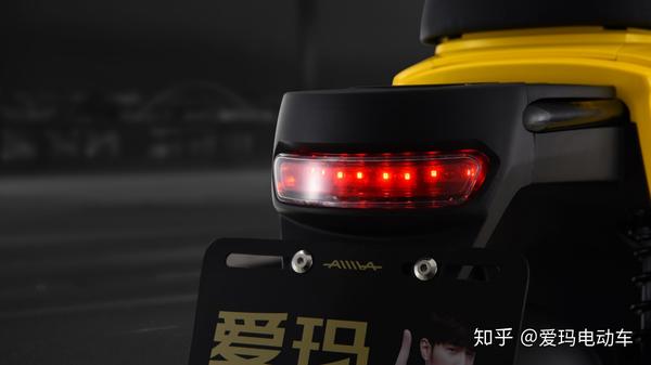 可甜可盐n110来了爱玛电动车开创豪锂新时代