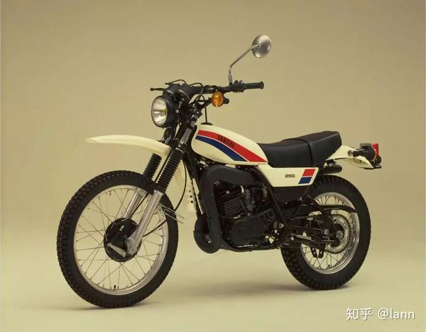 雅马哈第一台越野摩托车丨yamaha dt250年鉴