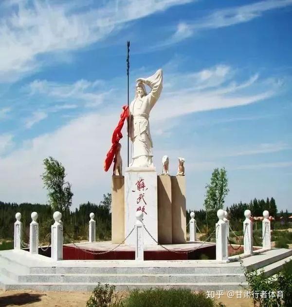 (民勤夜市) 内容:全国知名品牌餐饮企业和本地特色做法名厨现场制作展