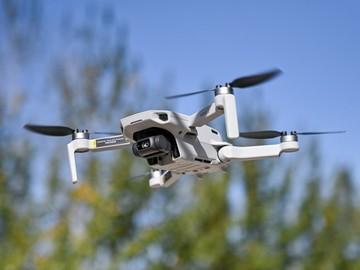 大疆发布航拍小飞机dji mini 2 刷新"249克"航拍体验