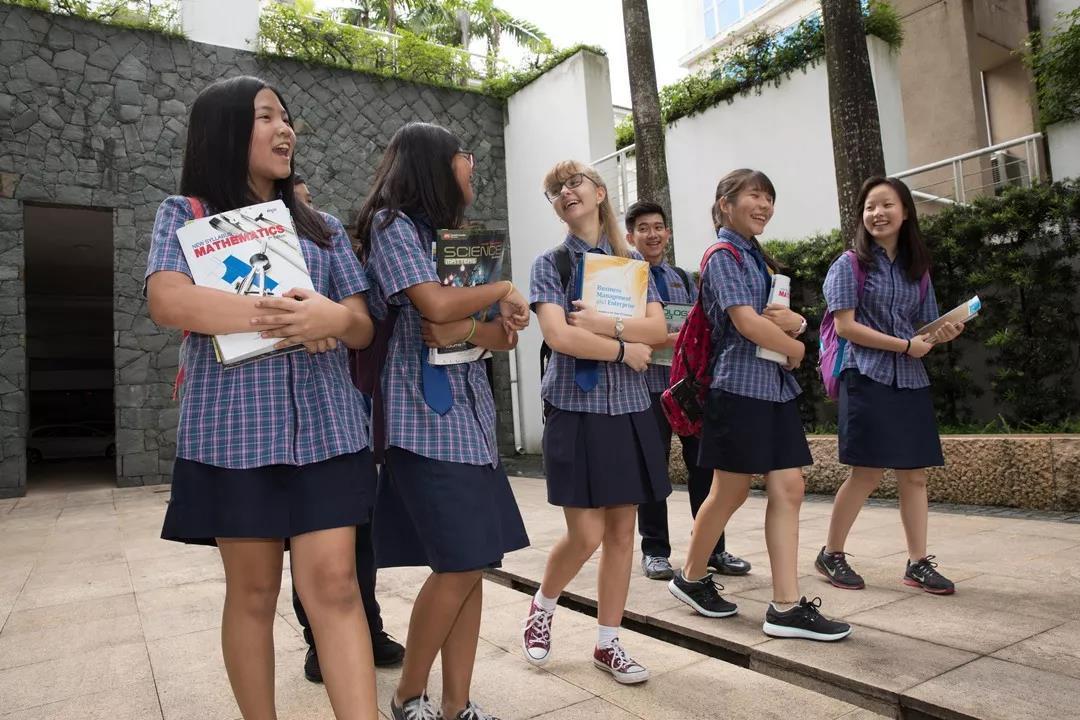 像新加坡南华中学,新加坡莱佛士书院,新加坡华侨中学,新加坡淡马锡