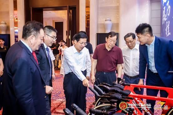 左起:卞志良,王春青,孙继业,崔大林,李政,徐希杰