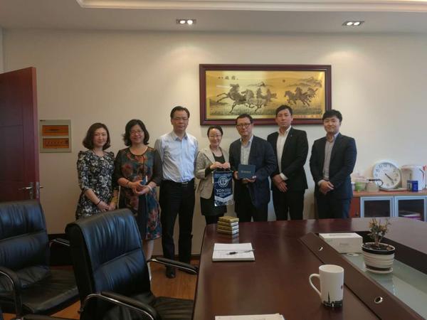 汪小玲院长,朱华平副院长与延世大学徐弘源学部长一行合影留念