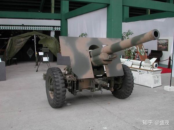 1990年代初改进后的施耐德m1928型105毫米野战炮