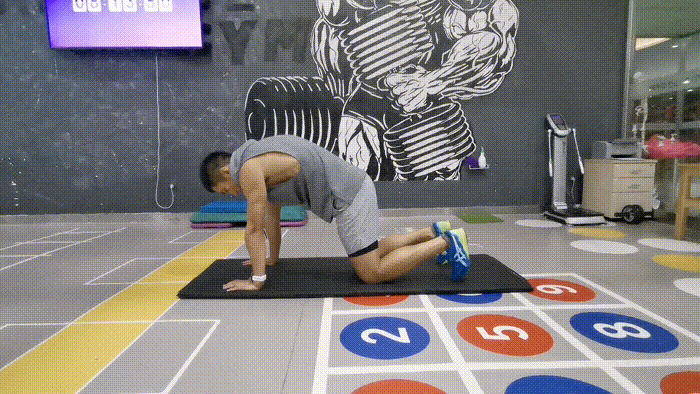 一对哑铃练遍全身肌群,14个哑铃健身动图,新手跟练起来