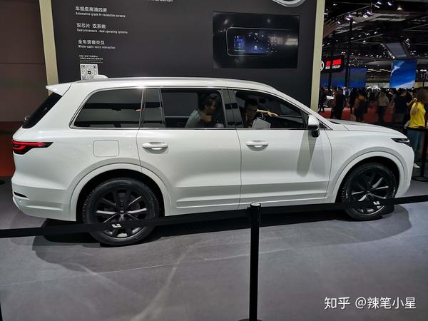 理想one增程电动7座suv