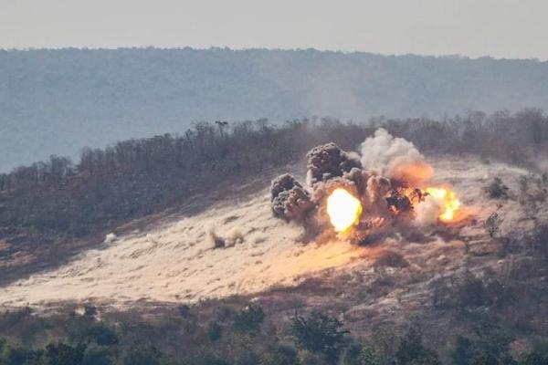 mk82炸弹密集爆炸的场面