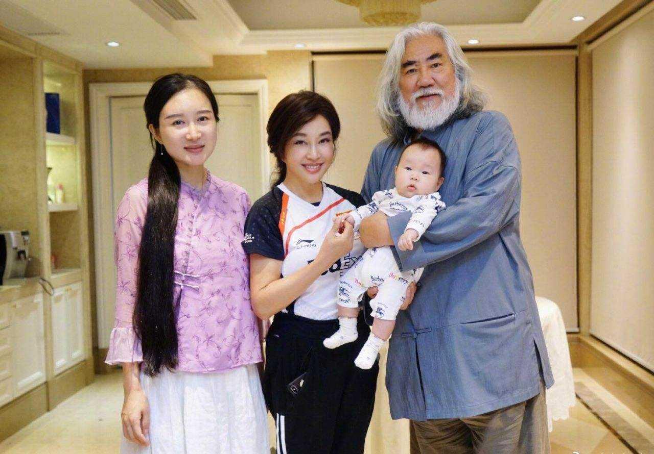嫁69岁张纪中却阴阳怪气被争议杜星霖燕雀安知鸿鹄之志