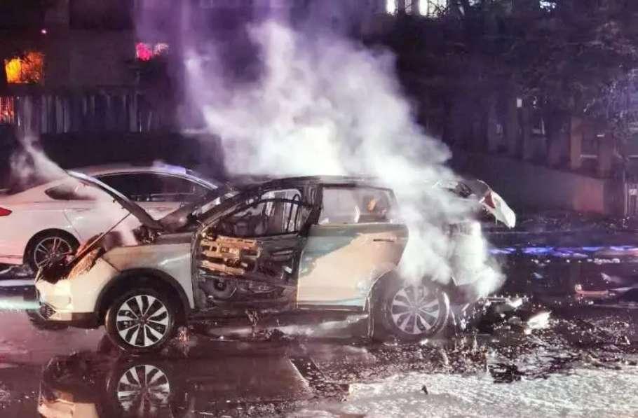 车辆深夜爆炸,威马汽车紧急召回