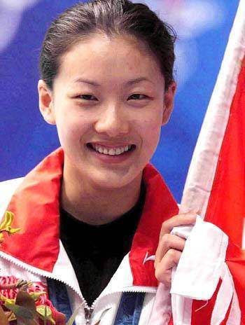 运动家日历:伏明霞获奥运会女子10米跳台金牌