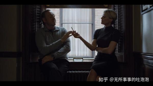 如何全面评价《纸牌屋》女主角 claire underwood?