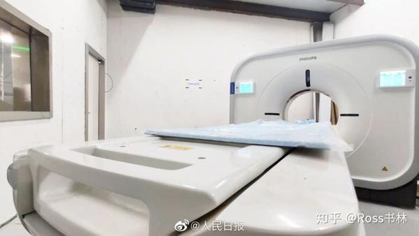 并在2月3日进行ct设备的进场,飞利浦工程师们 通宵两天,挑灯夜战,与