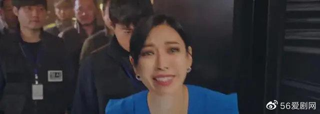 韩剧《顶楼2》:一个细节上,就能看到千瑞珍的处境,归来时还是女王
