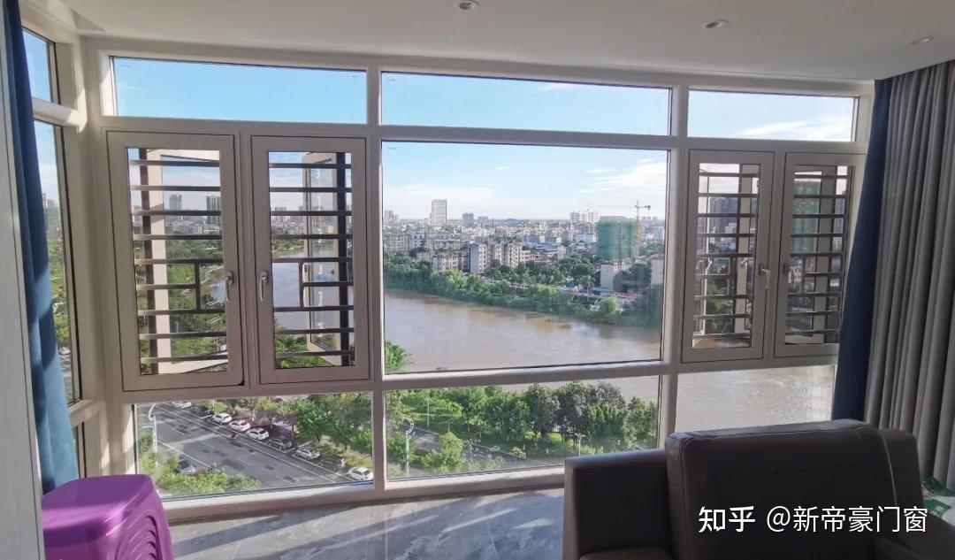 隔音门窗新帝豪门窗家里阳台是适合装平开窗还是推拉窗