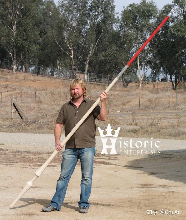 骑枪(lance) 一种骑兵武器,大家熟知的欧洲中世纪骑士用的就是这个(图