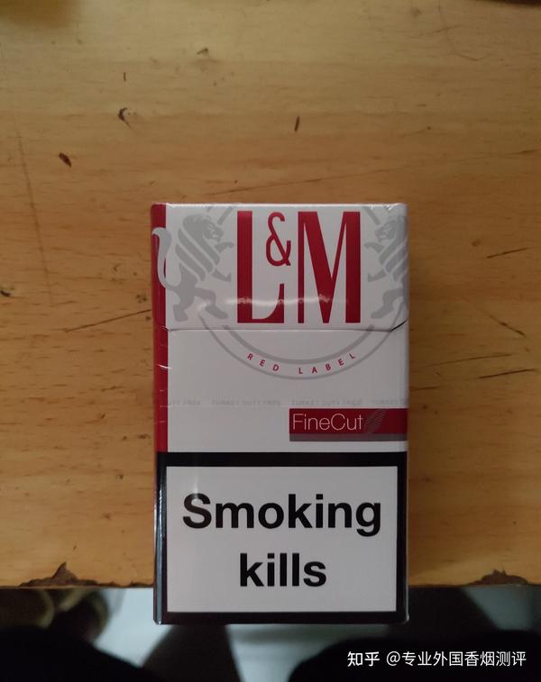lm就是月底没钱时候的口粮,比万宝路低一个档次,口感较粗糙,调香不