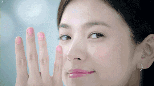 为什么明星经常化妆,熬夜,皮肤还是那么好呢?