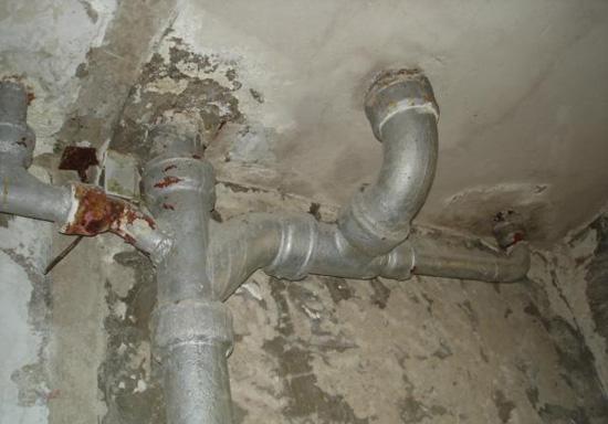 太原修理厨卫铸铁下水管道漏水