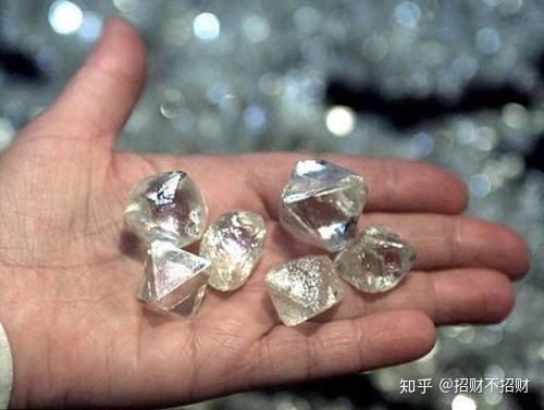钻石与莫桑钻相互间的差别
