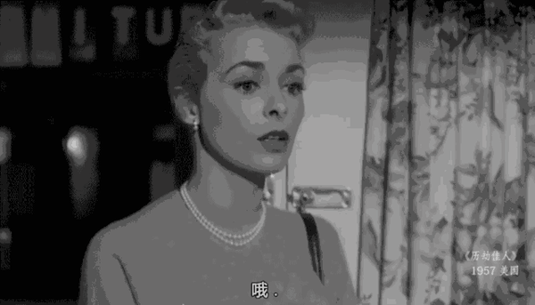 视频中女主人公闭眼的一瞬间,剪切到女主人公马上闭眼的一瞬间.