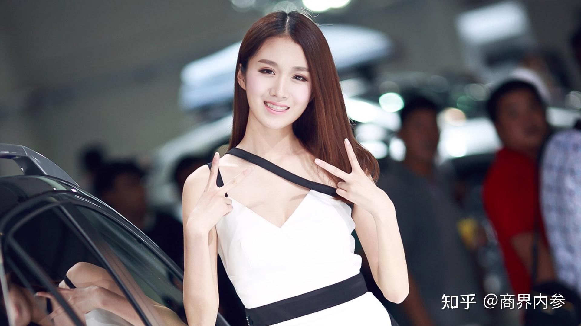 清新性感美女车模高清桌面壁纸