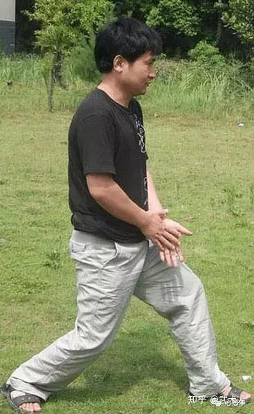 六合心意拳的鸡步桩训练