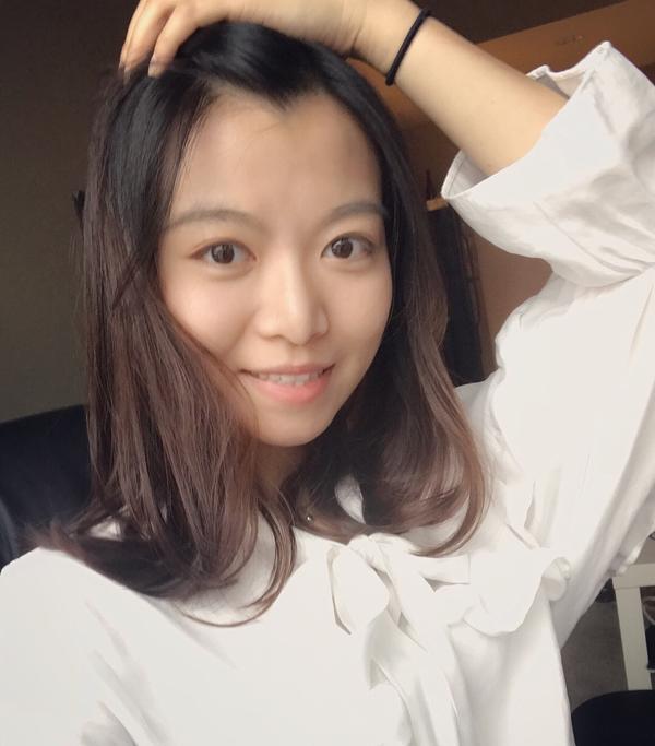 美人尖适合的发型