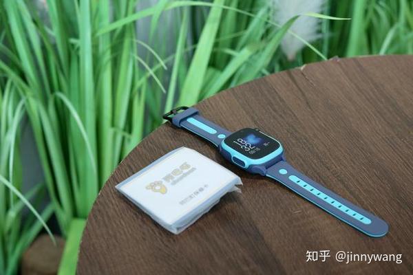 对于父母,对这能测温的阿巴町v9电话手表,是有种相见恨晚的感觉