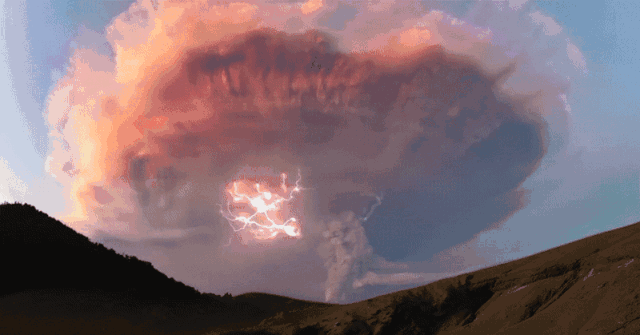 探秘禁区:对多起火山诡异事件调查,竟发现地心世界的结界入口!