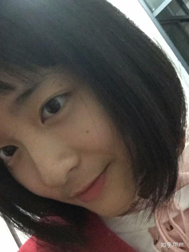 高中时素颜就好看的女生长大化妆后岂不是逆天吗?